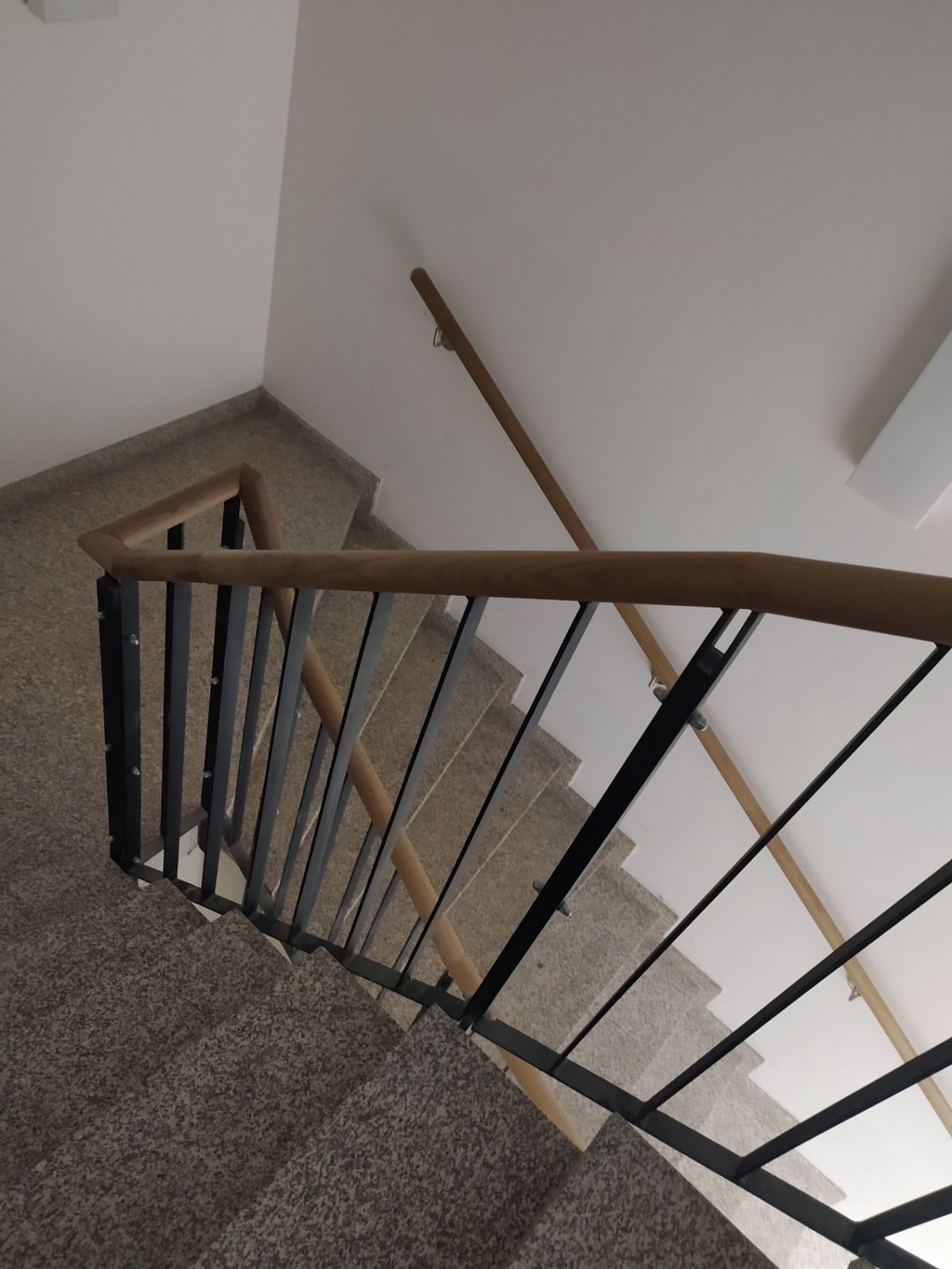 Nástěnné madlo a madlo na zábradlí schodiště