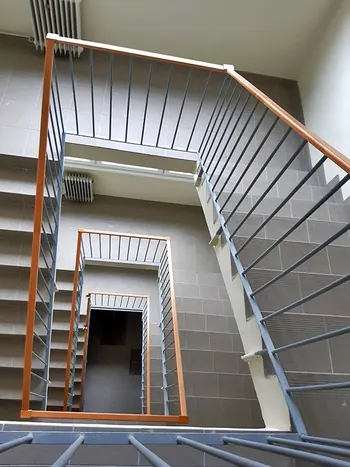 Náhledový obrázek článku: Montáž dřevěných madel krok za krokem